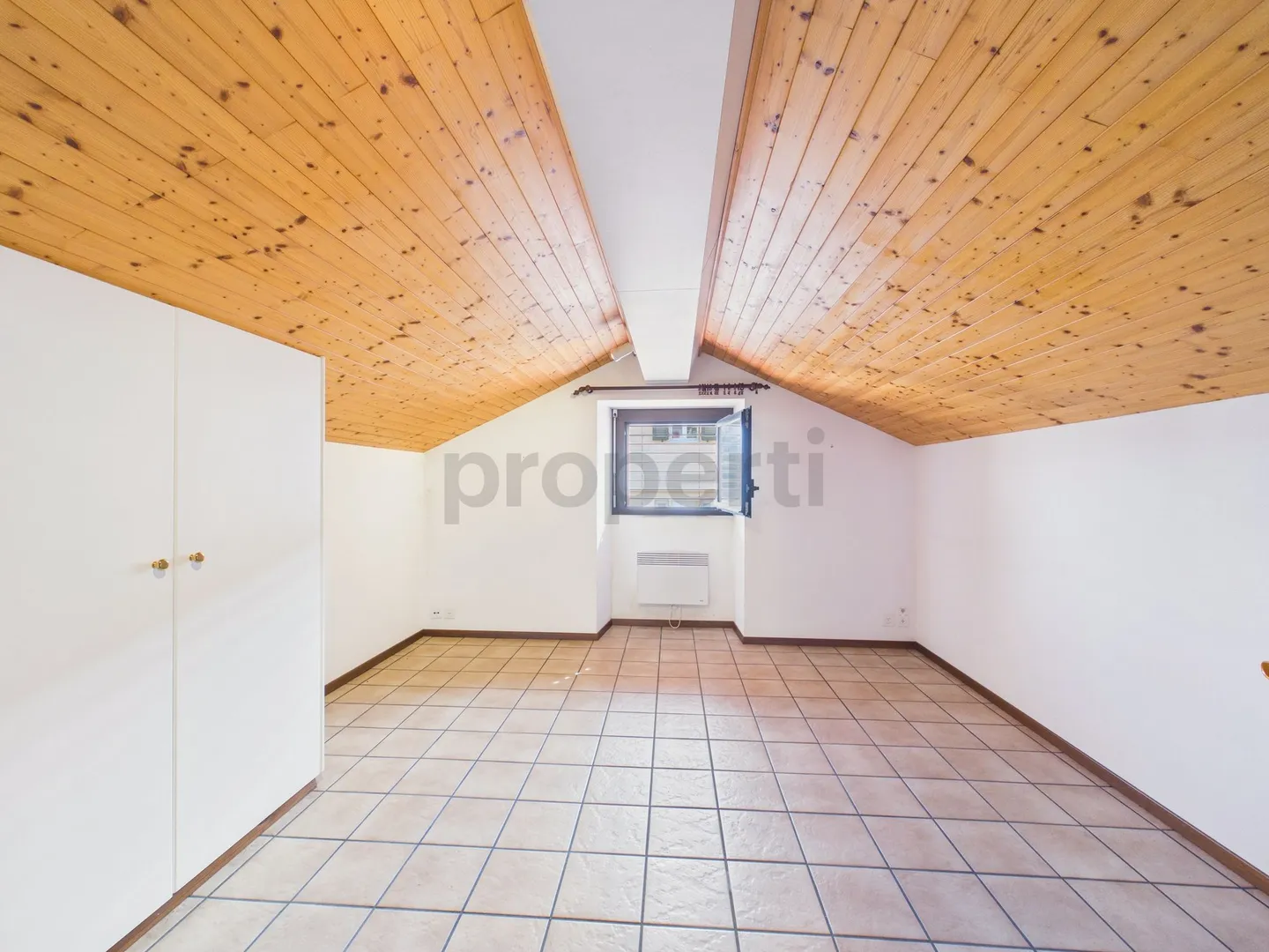 Maison indépendante élégante 4.5 pièces avec grande terrasse et espace extérieur à Agarone - Photo 11 sur 13