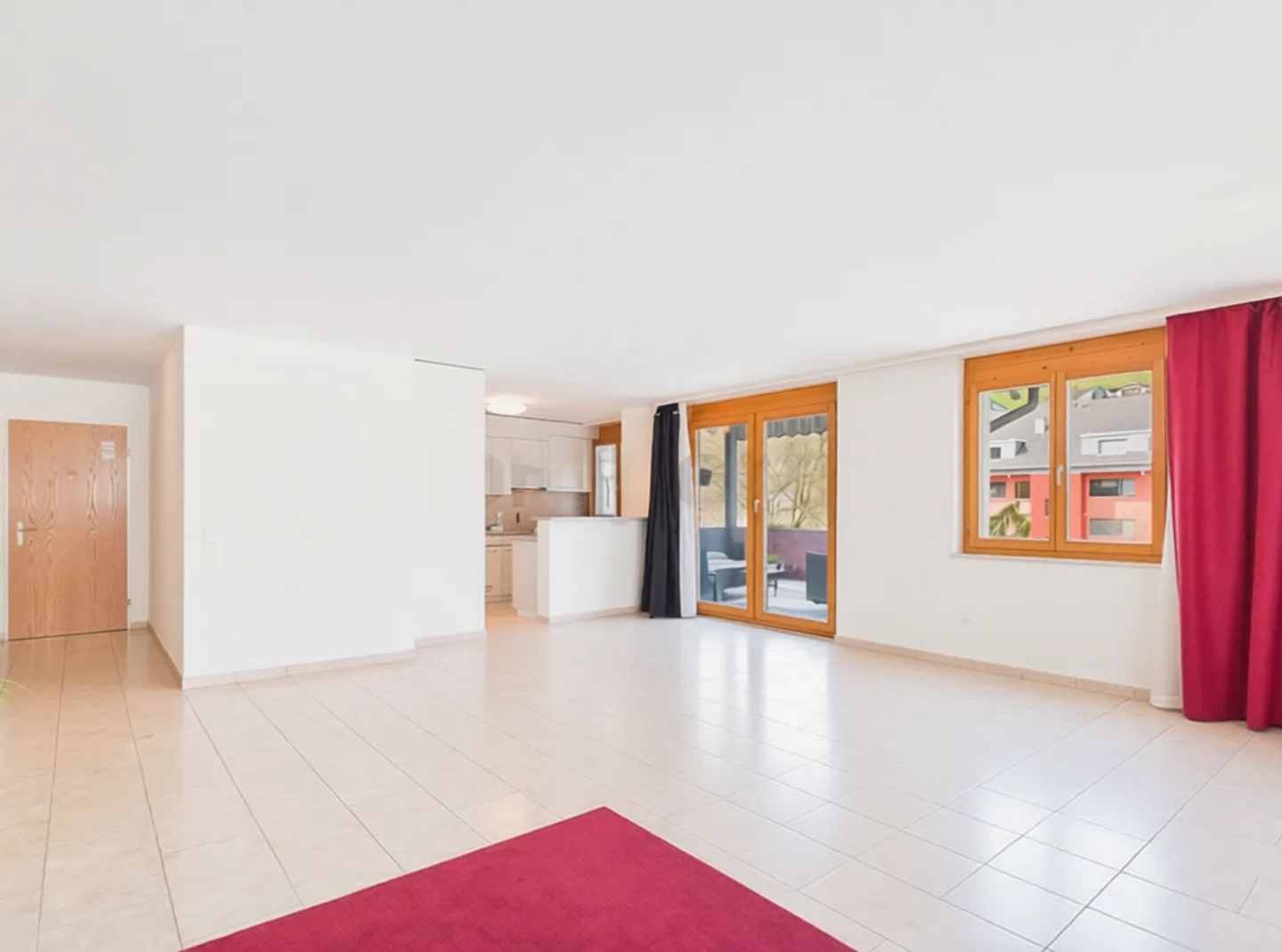 Appartamento familiare ristrutturato a Bubendorf - Foto 1 di 9