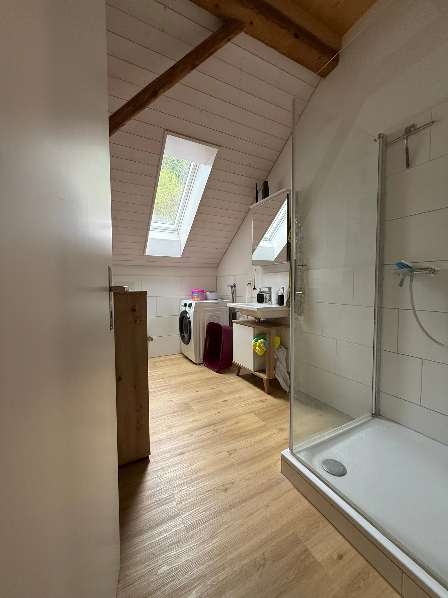 Newly renovated 4.5-room penthouse apartment with balcony, Brittnau - Photo 10 of 11