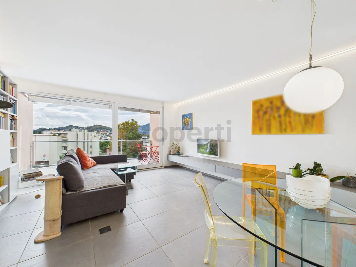 Attico Duplex Ristrutturato a Massagno  residenza primaria e secondaria - Foto 1 di 13