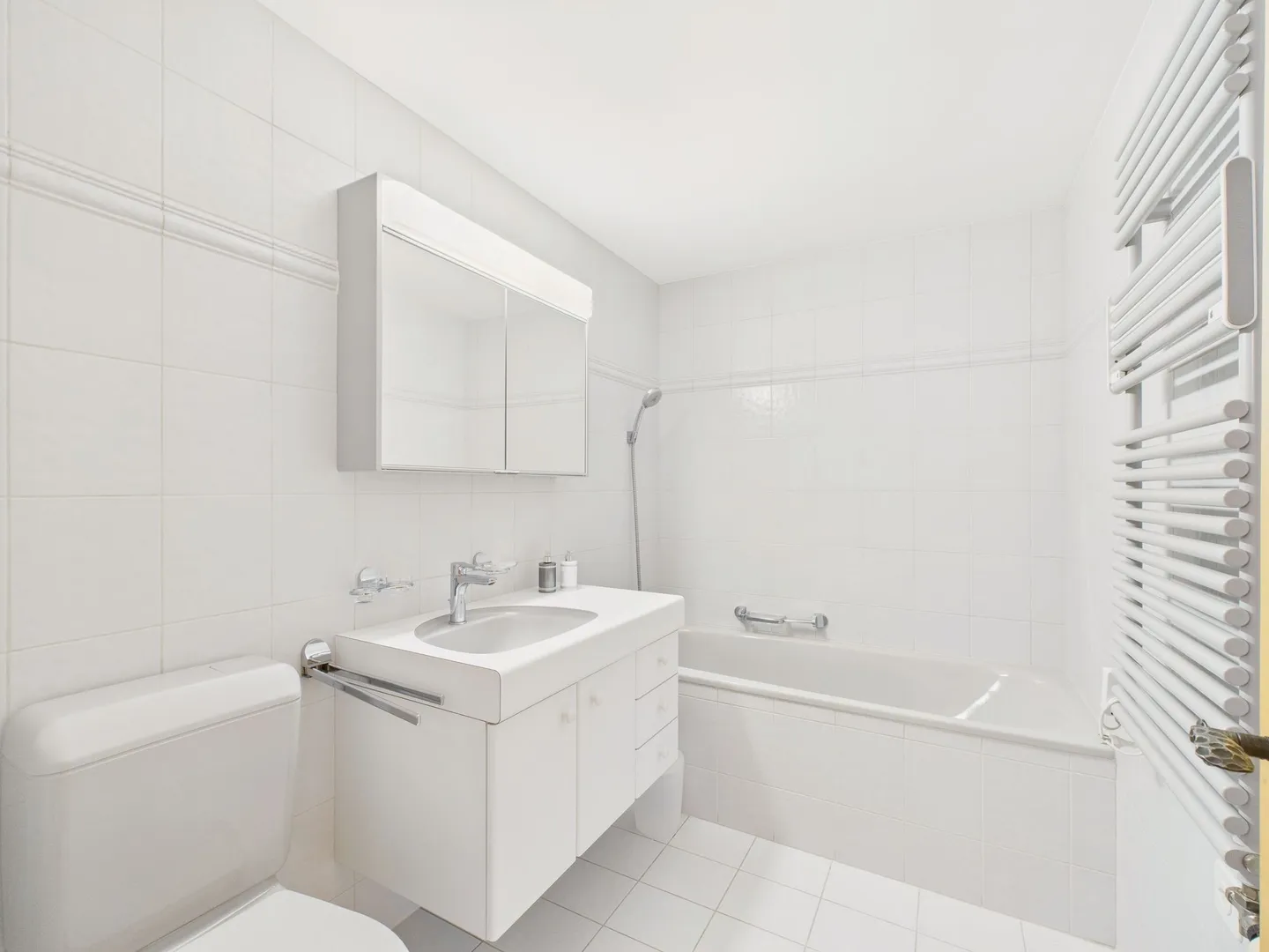 Appartement lumineux de 4,5 pièces avec cheminée à Klosters - 1ère et 2ème résidence possibles - Photo 8 sur 13