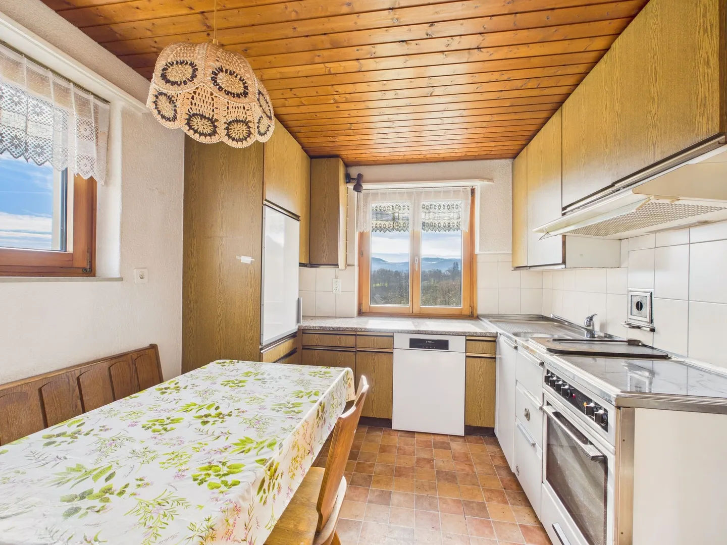 Grosszügiges 7-Zimmer Einfamilienhaus mit Weitsicht in Nuglar - Foto 5 von 13