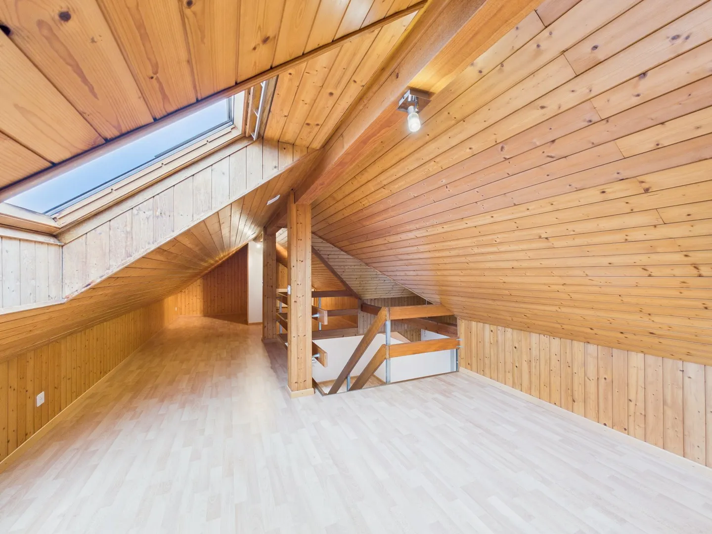 Lichtdurchflutete 3.5-Zimmer Maisonette-Dachwohnung in Rorschach - Photo 7 of 9