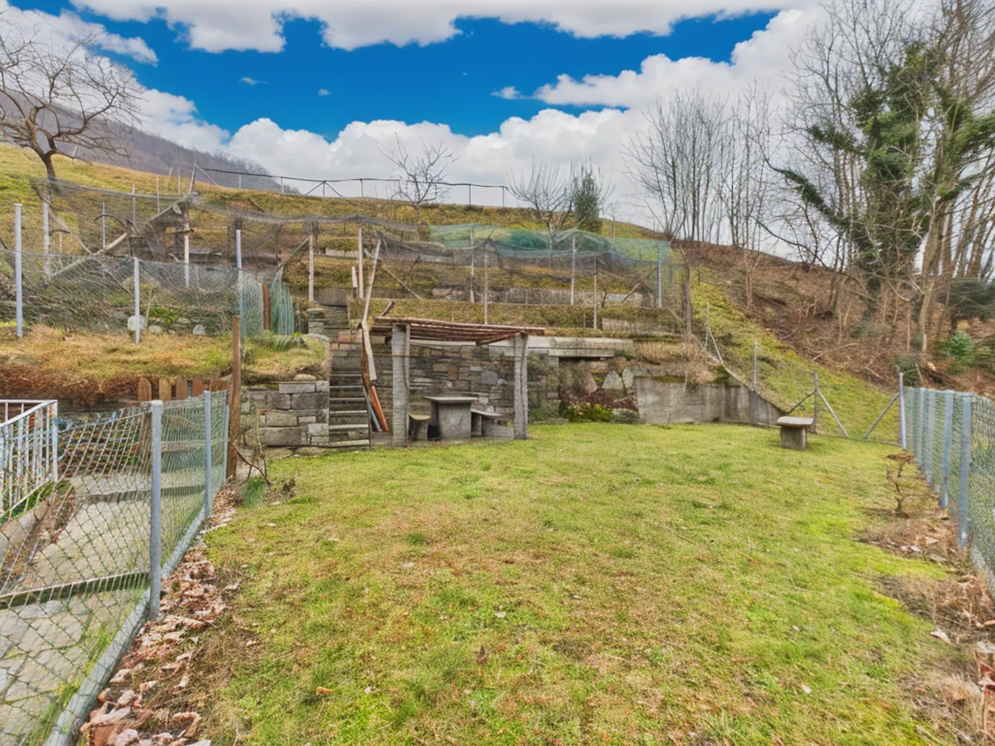 Spacious 3-room townhouse with balcony in Odogno - Photo 12 of 13