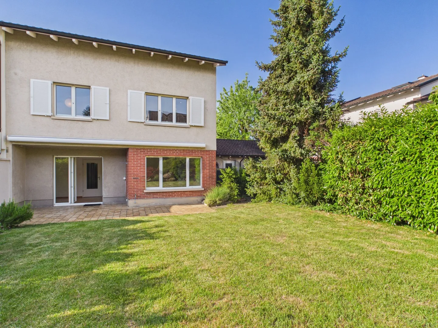 Charmantes Reihenhaus in Reinach - Foto 1 von 13