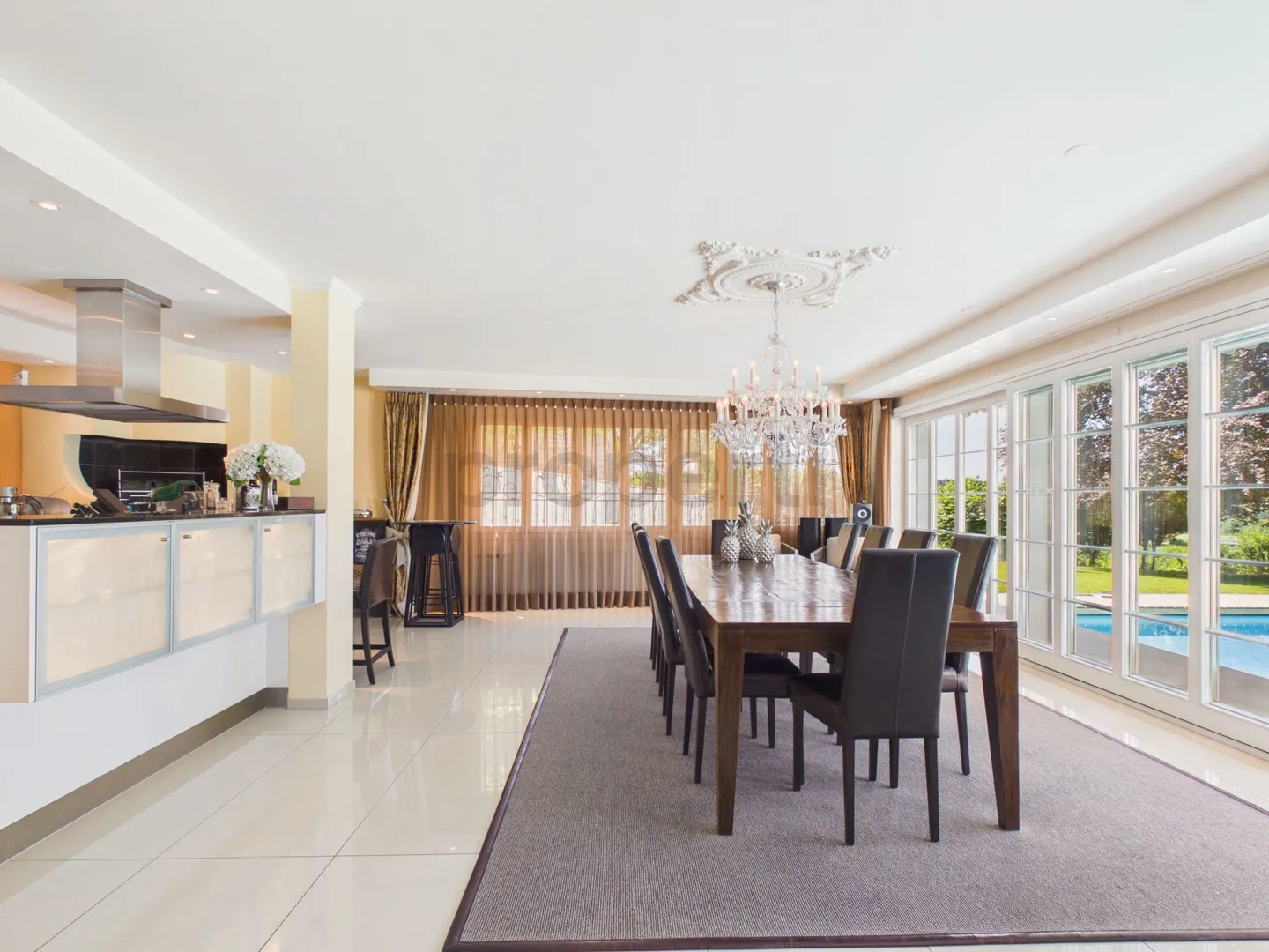 Exklusive Villa mit grandiosem Pool und unverbaubarem Panoramablick - Foto 4 von 13