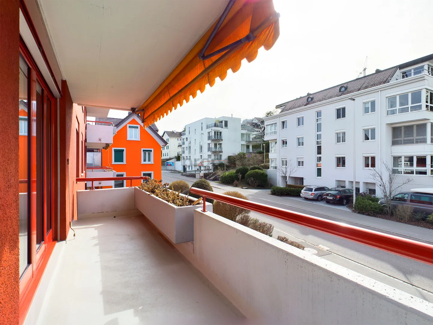 Appartamento attraente e ristrutturato di 2,5 stanze con grande balcone e vista lago a Horgen - Foto 9 di 10