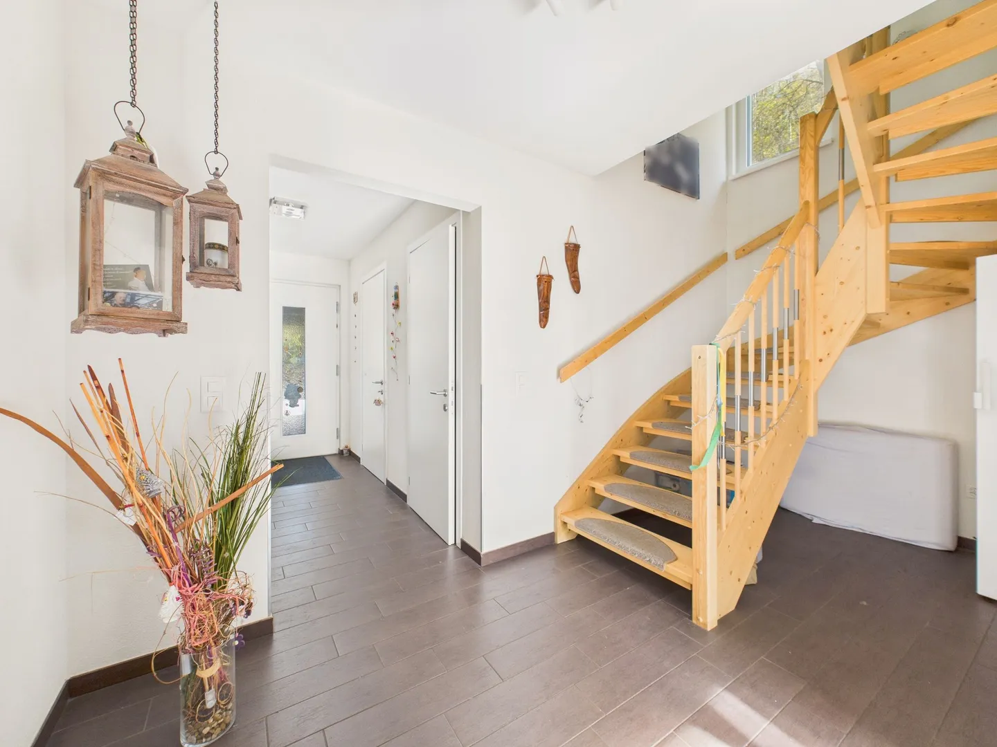 Charmante Villa in Blenio - modernes Design und großzügige Räume in malerischer Umgebung - Foto 7 von 13