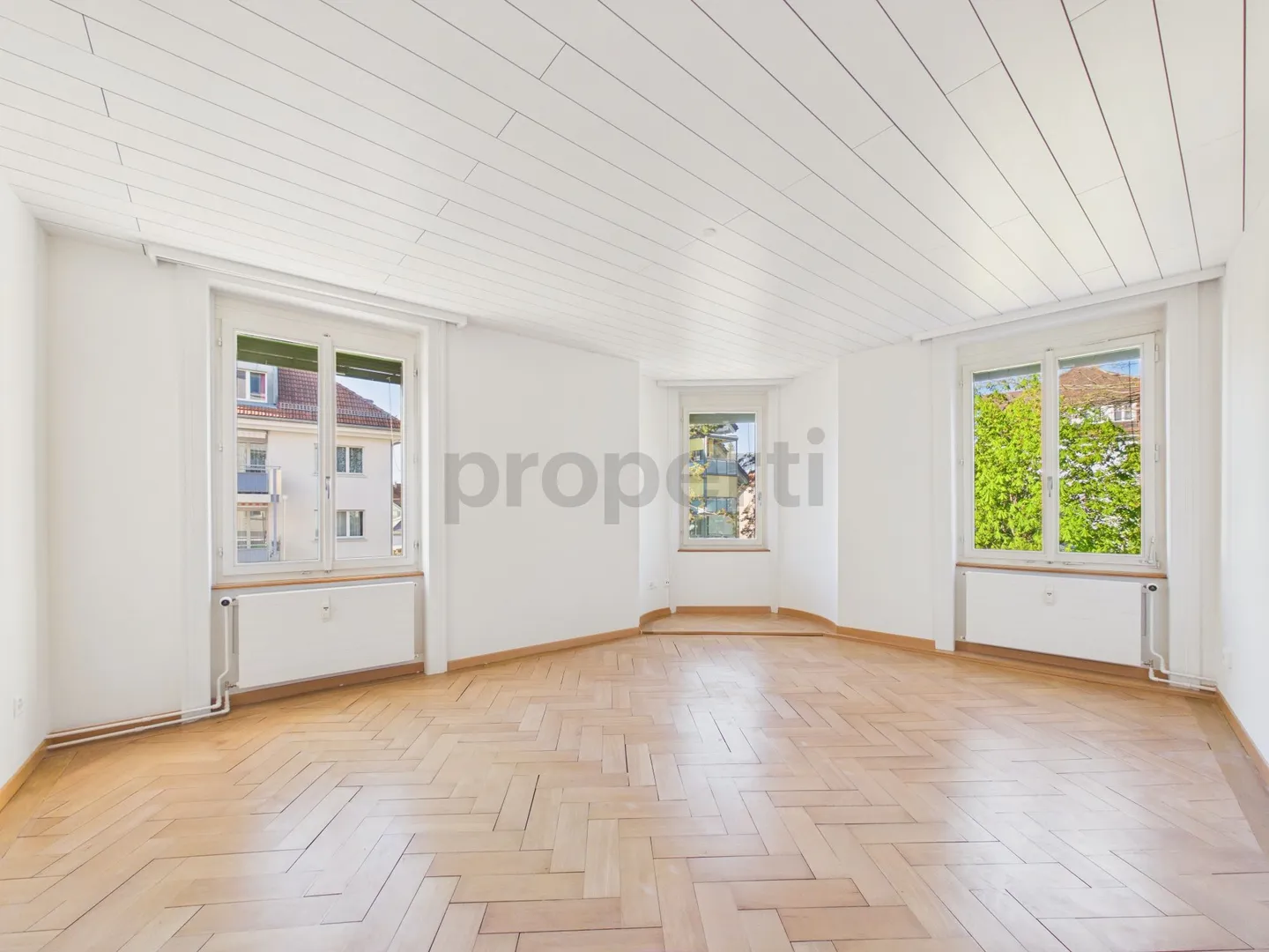 Centrally located 4.5-room apartment with 200 m2 large terrace + 18 m2 winter garden in St. Gallen - Photo 2 of 13