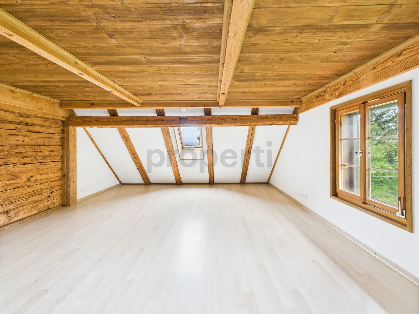 Appartamento attico 3.5 camere affascinante a Cham - Foto 4 di 8