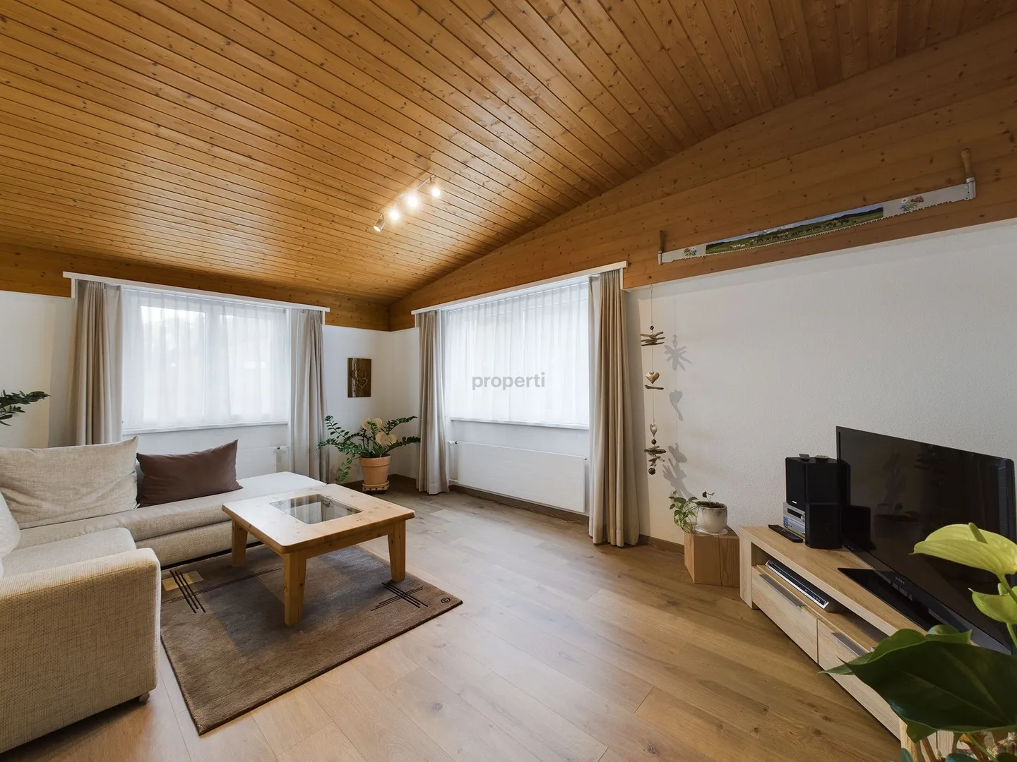 Modernes Apartment mit Balkon - Foto 1 von 8