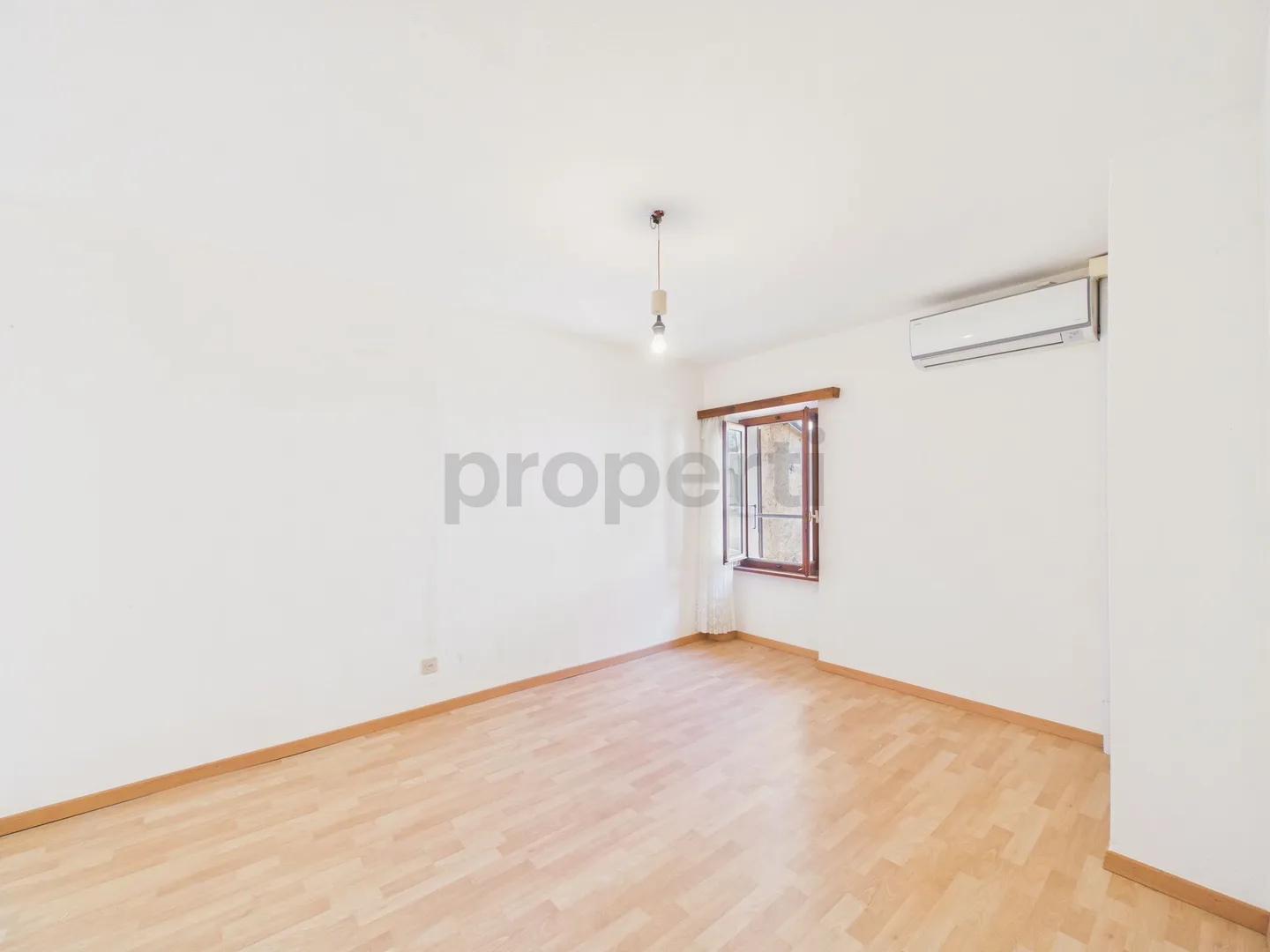 Geräumiges 7,5-Zimmer-Reihenhaus mit großem Keller, Alto Malcantone-Mugena - Foto 10 von 13