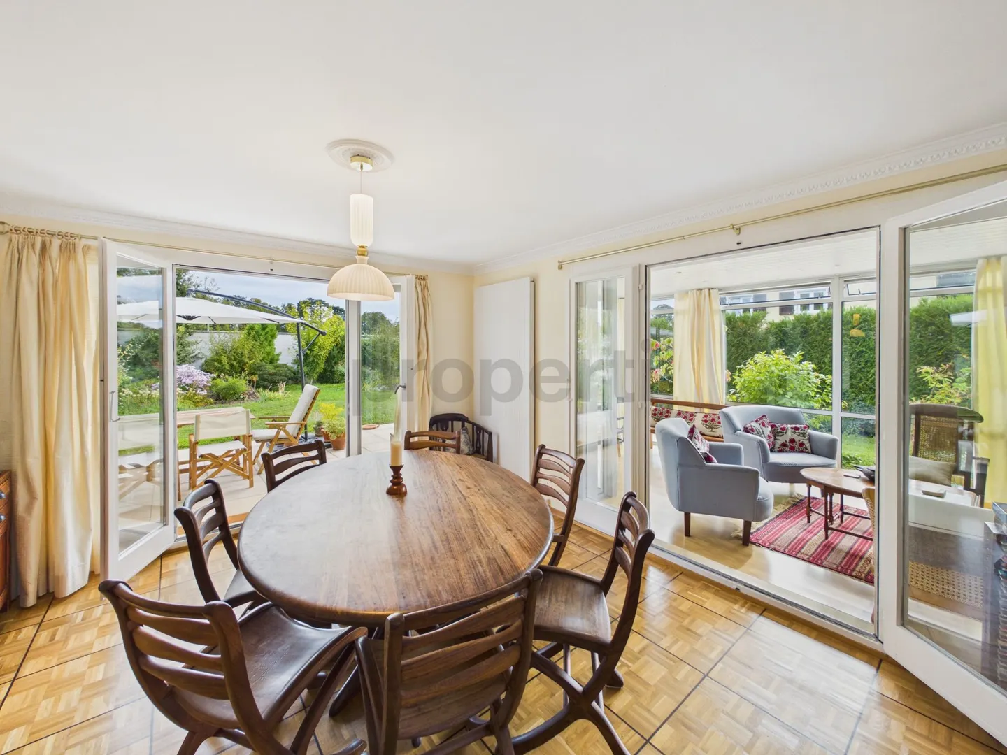 Grande giardino, magnifica veranda, piano terra luminoso, 4 camere! - Foto 4 di 13