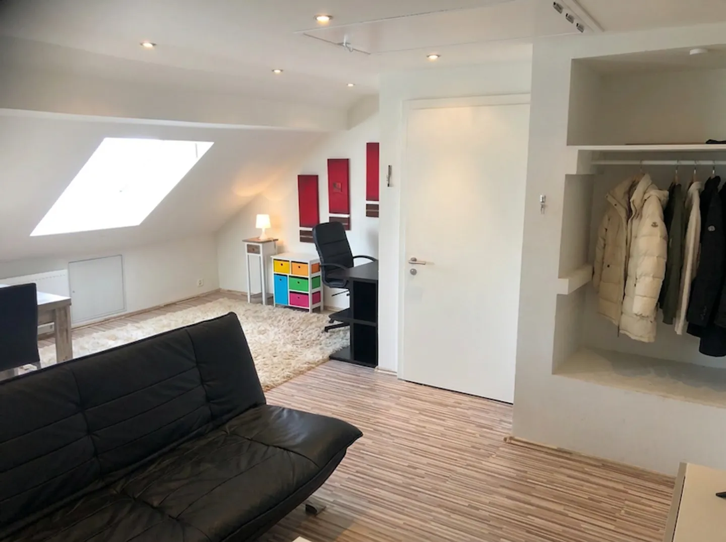 Penthouse au-dessus des toits de Bâle et tout près des tours Roche ! - Photo 4 sur 8