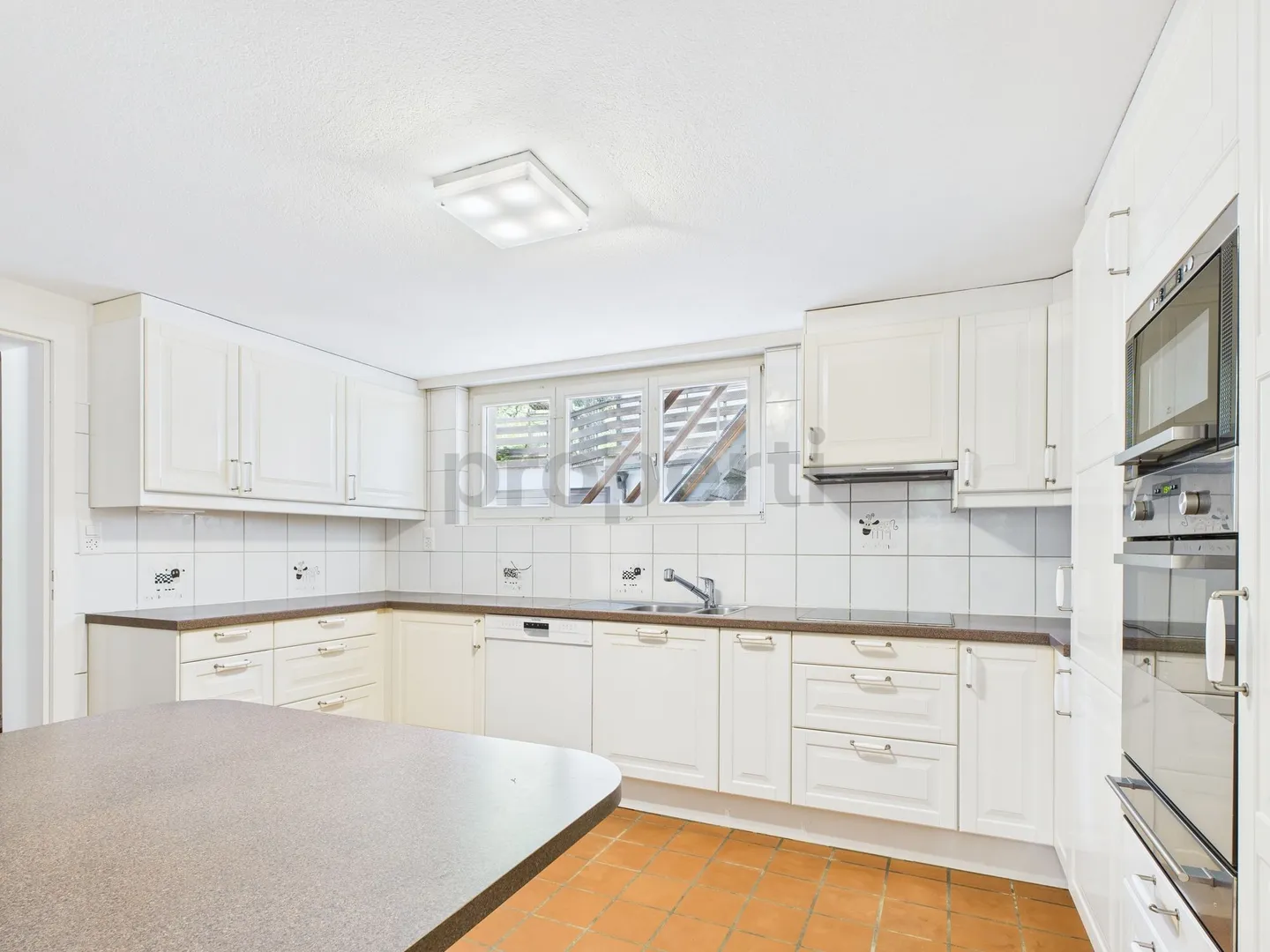 Charming 4.5-room maisonette apartment in a quiet location in Wittnau - Photo 2 of 10