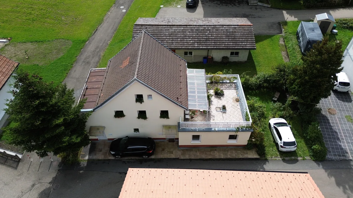 Charmantes und kernsaniertes Haus mit vielseitigen Nutzungsmöglichkeiten - Foto 8 von 9