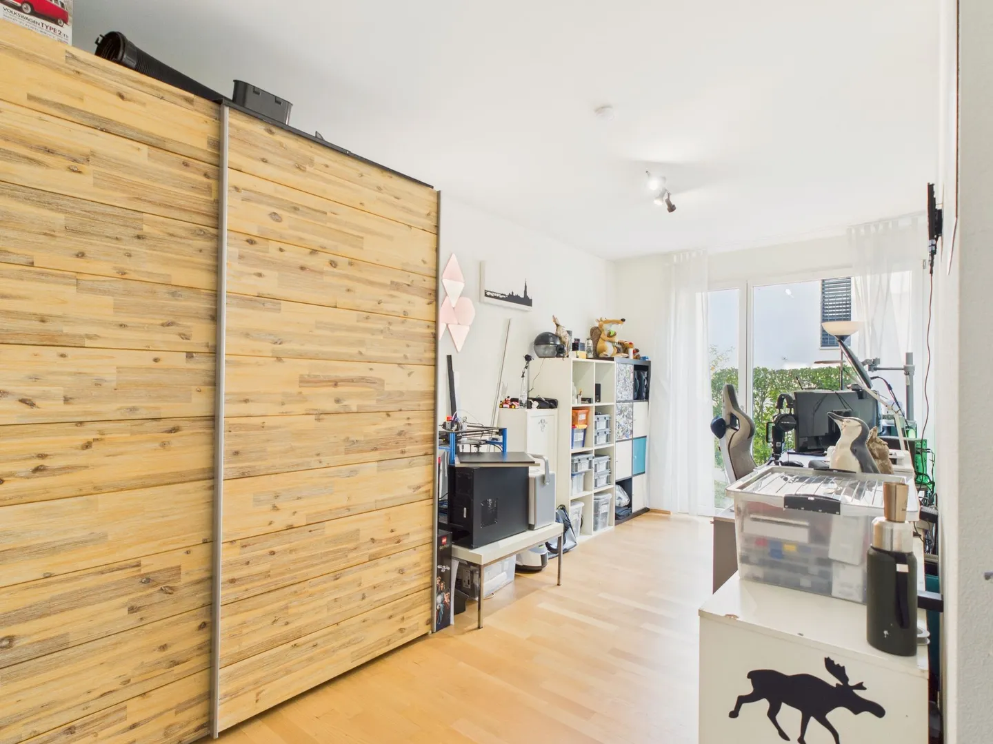 Helle, moderne 4.5-Zimmer-Wohnung mit einzigartiger Terrasse und Panorama-Aussicht in Spiez - Foto 6 di 11