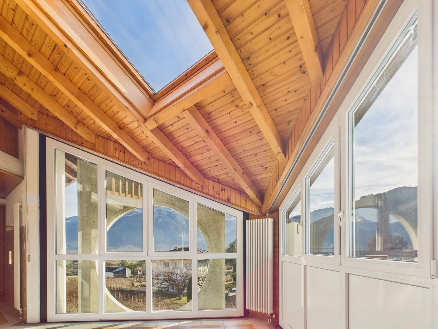 Elegante 6-Zimmer renovierte Maisonette mit Keller, Sion - Foto 4 von 13