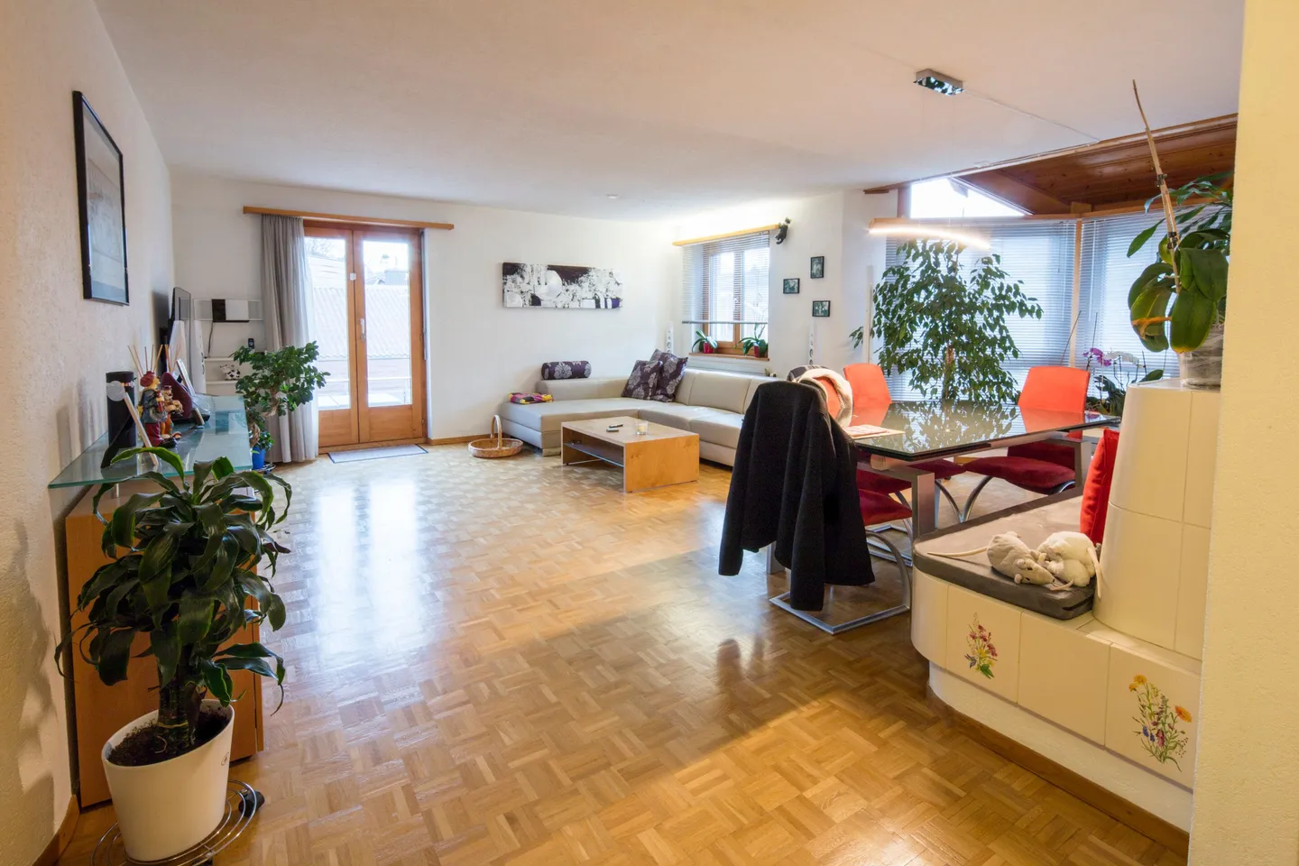 Ampio appartamento duplex di 5,5 locali con balcone a Ziefen - Foto 1 di 12