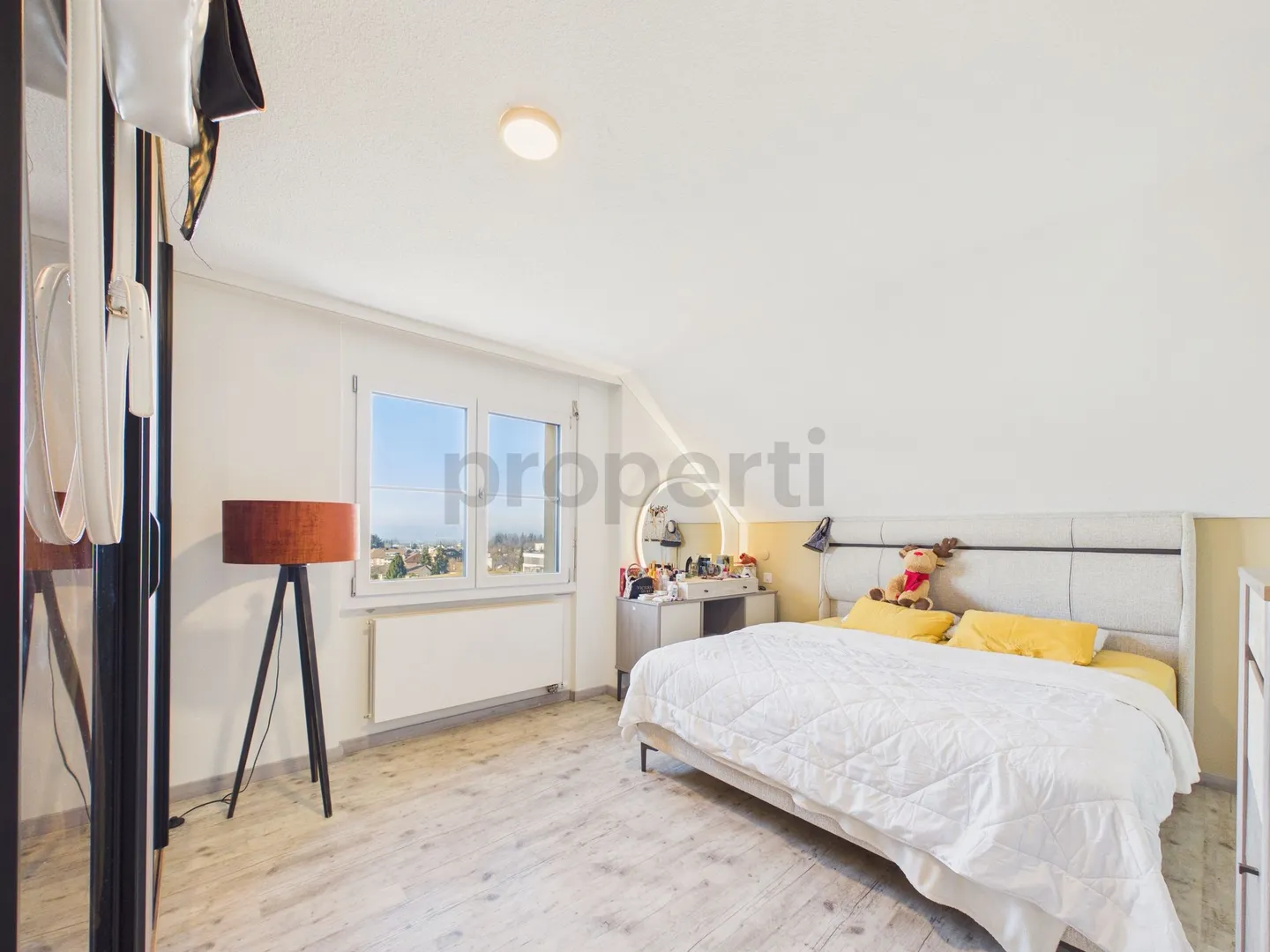 Bright 2.5-Room Apartment with Balcony, Flawil - Photo 2 of 10