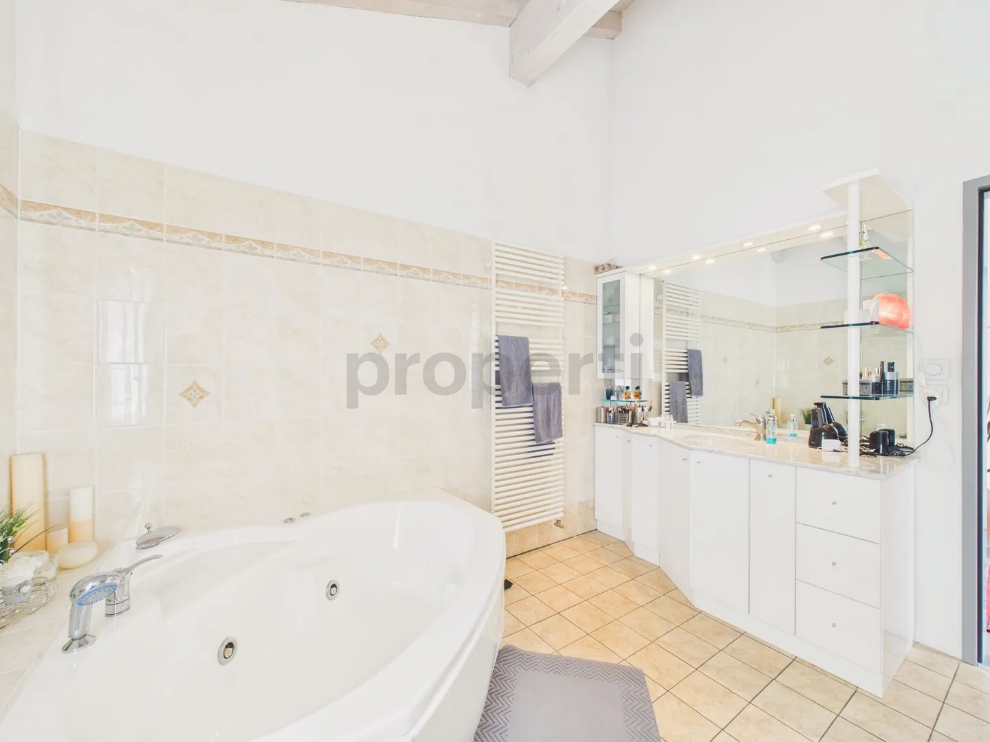 Geräumiges Einfamilienhaus mit 8,5 Zimmern und großem Garten, Giubiasco - Foto 12 von 13