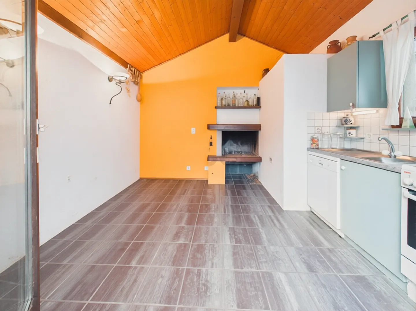Spaziosa casa indipendente 8.5 locali con ampio giardino, Giubiasco - Foto 8 von 13