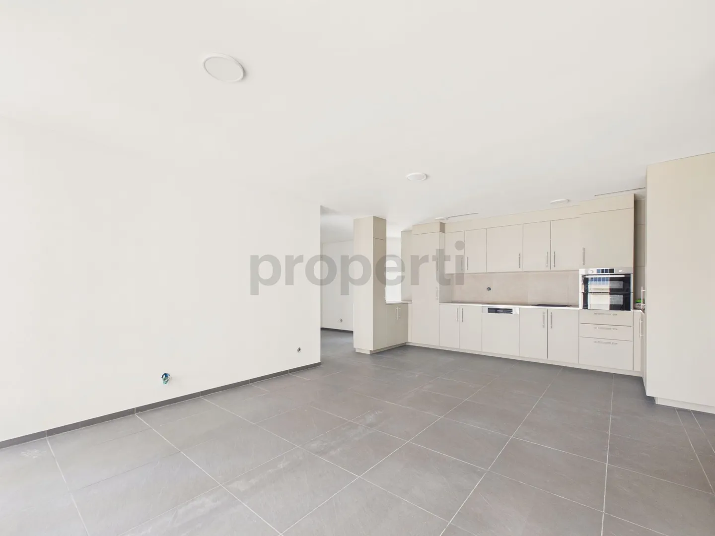 Neu renovierte 5.5-Zimmer-Eigentumswohnung mit Lift, Opfikon - Photo 2 of 13