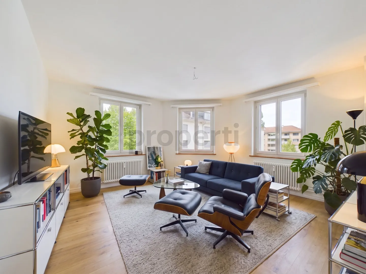 Charme d'un ancien bâtiment fraîchement rénové, environnement de vie lumineux et emplacement résidentiel calme - Photo 1 sur 7