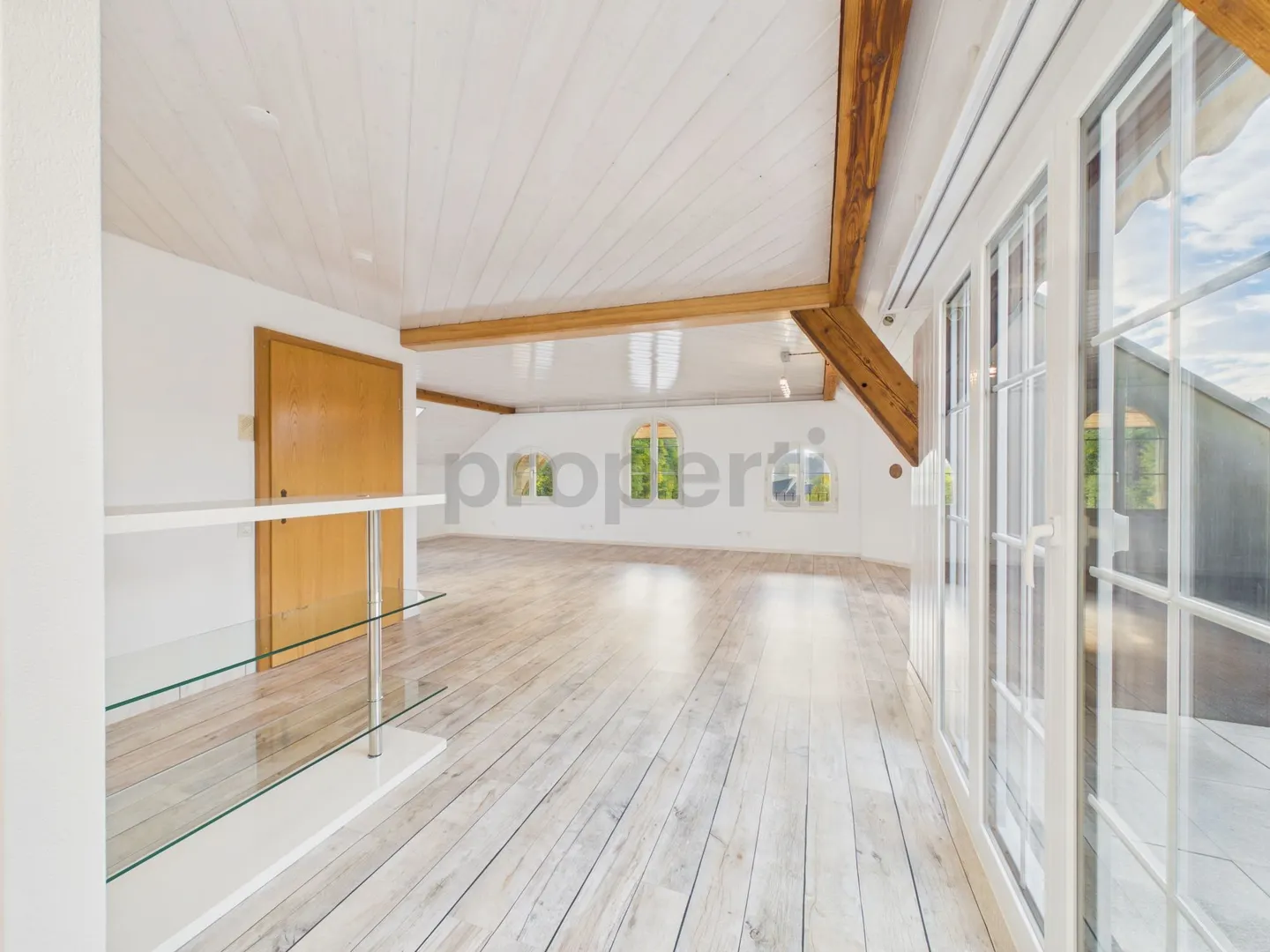 Luminoso appartamento attico di 3,5 locali con balcone, Lützelflüh - Foto 1 di 12