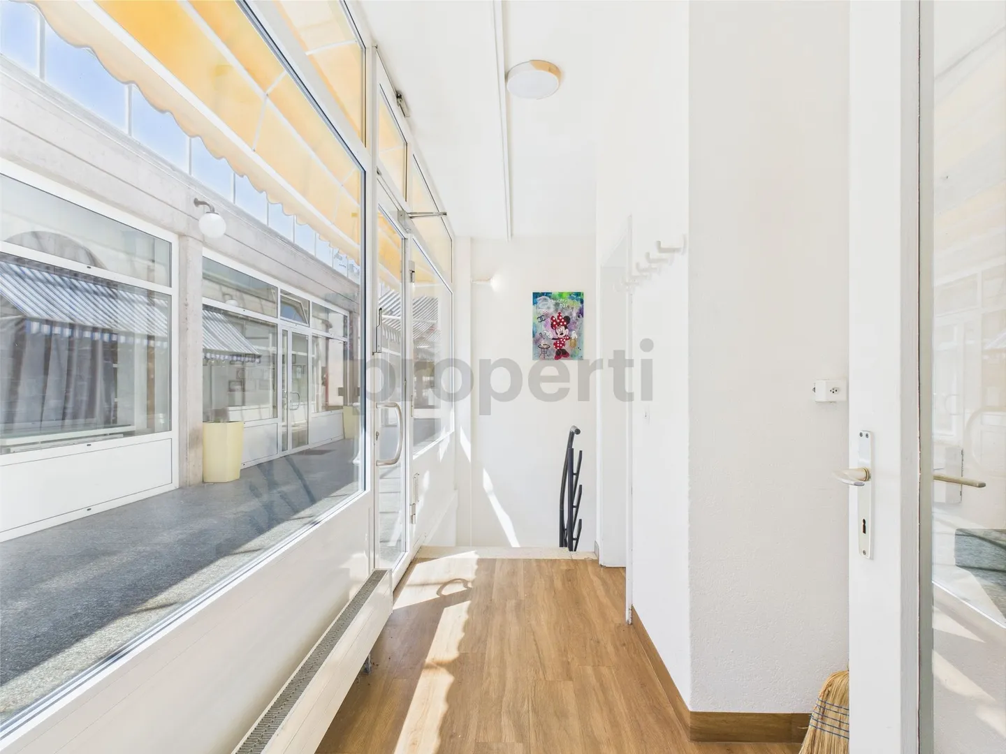 Spazio commerciale con due unità - Foto 9 di 12