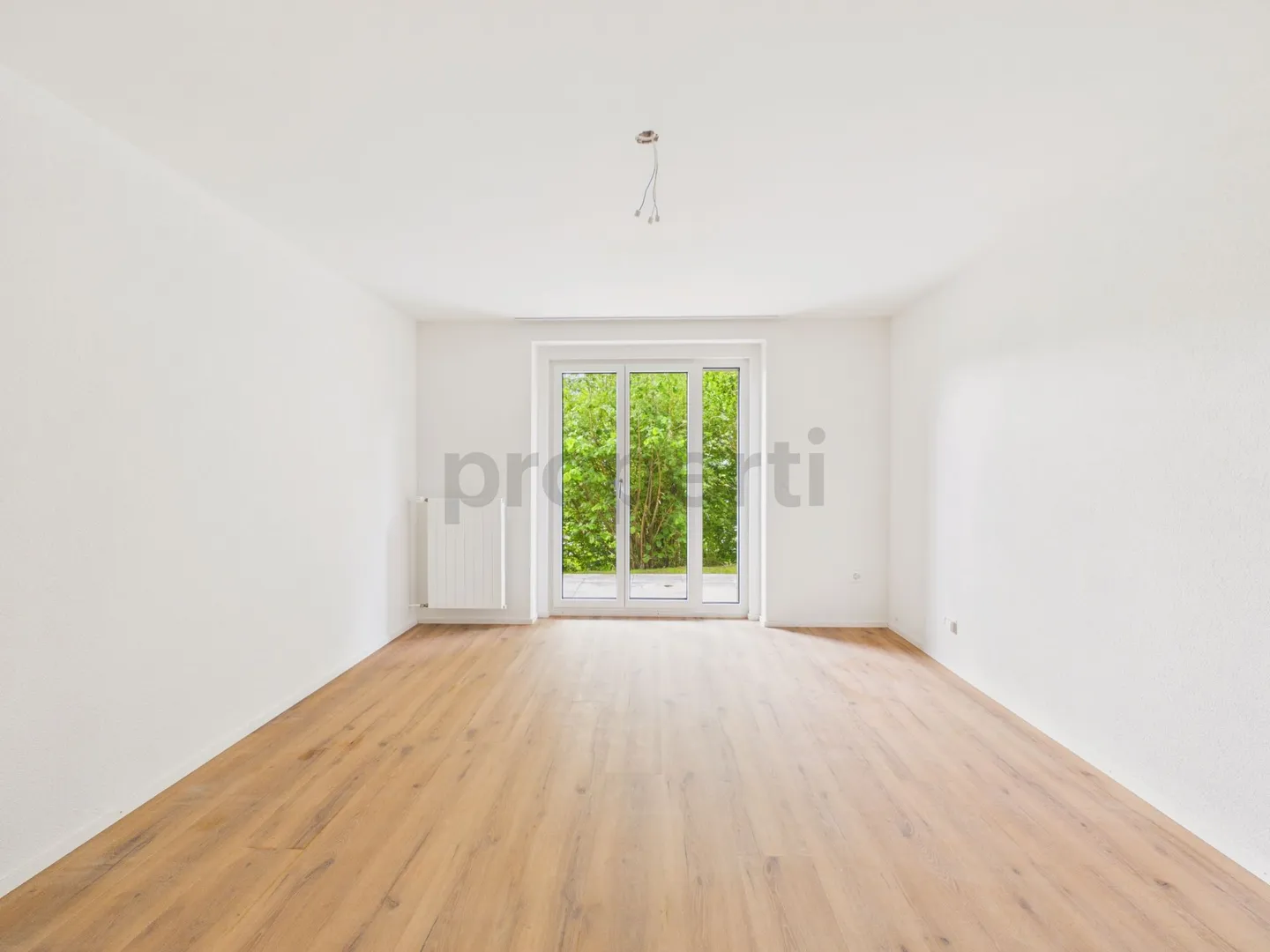 Geräumige Wohnung mit Balkon - Foto 2 von 13