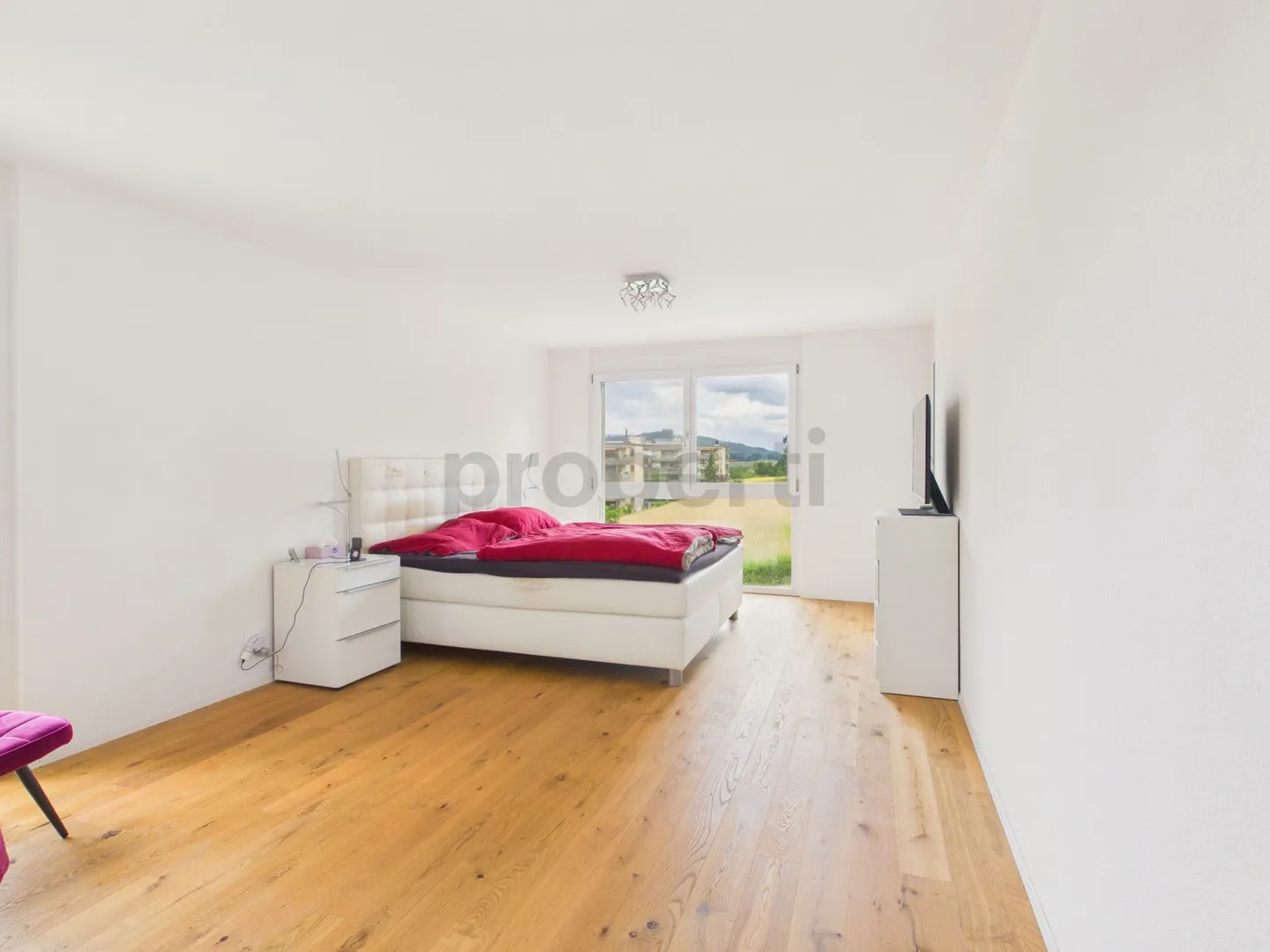 Large and family-friendly semi-detached house - Photo 7 of 13