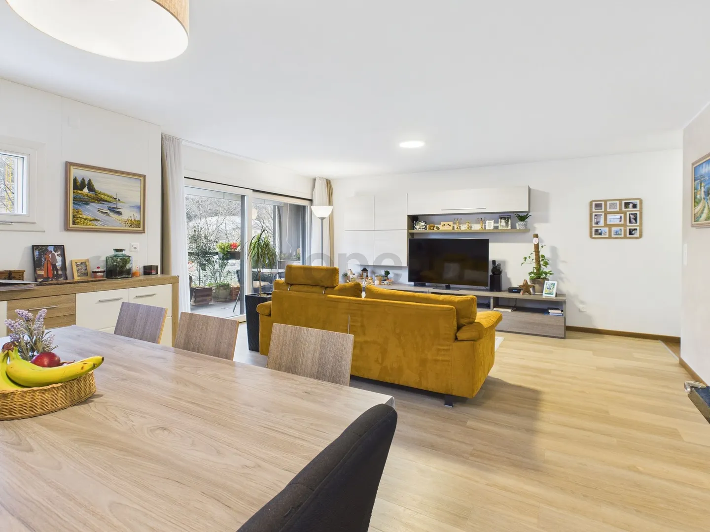 Elegante Appartamento nel Cuore di Lugano: Comfort e Stile in Posizione Privilegiata - Foto 2 di 10