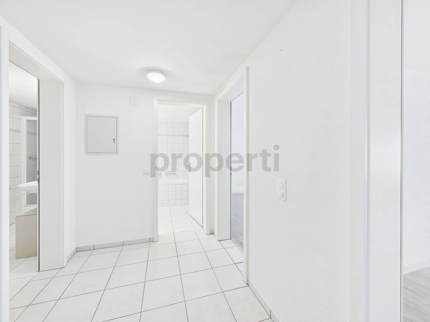 Appartement spacieux de 3 pièces avec charme historique au cœur de Willisau - Photo 7 sur 11