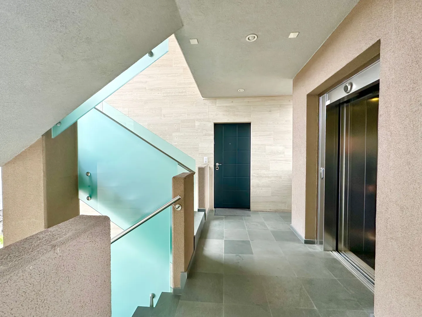 Exclusivity and Modernity in the Center of Lugano. - Photo 9 of 11