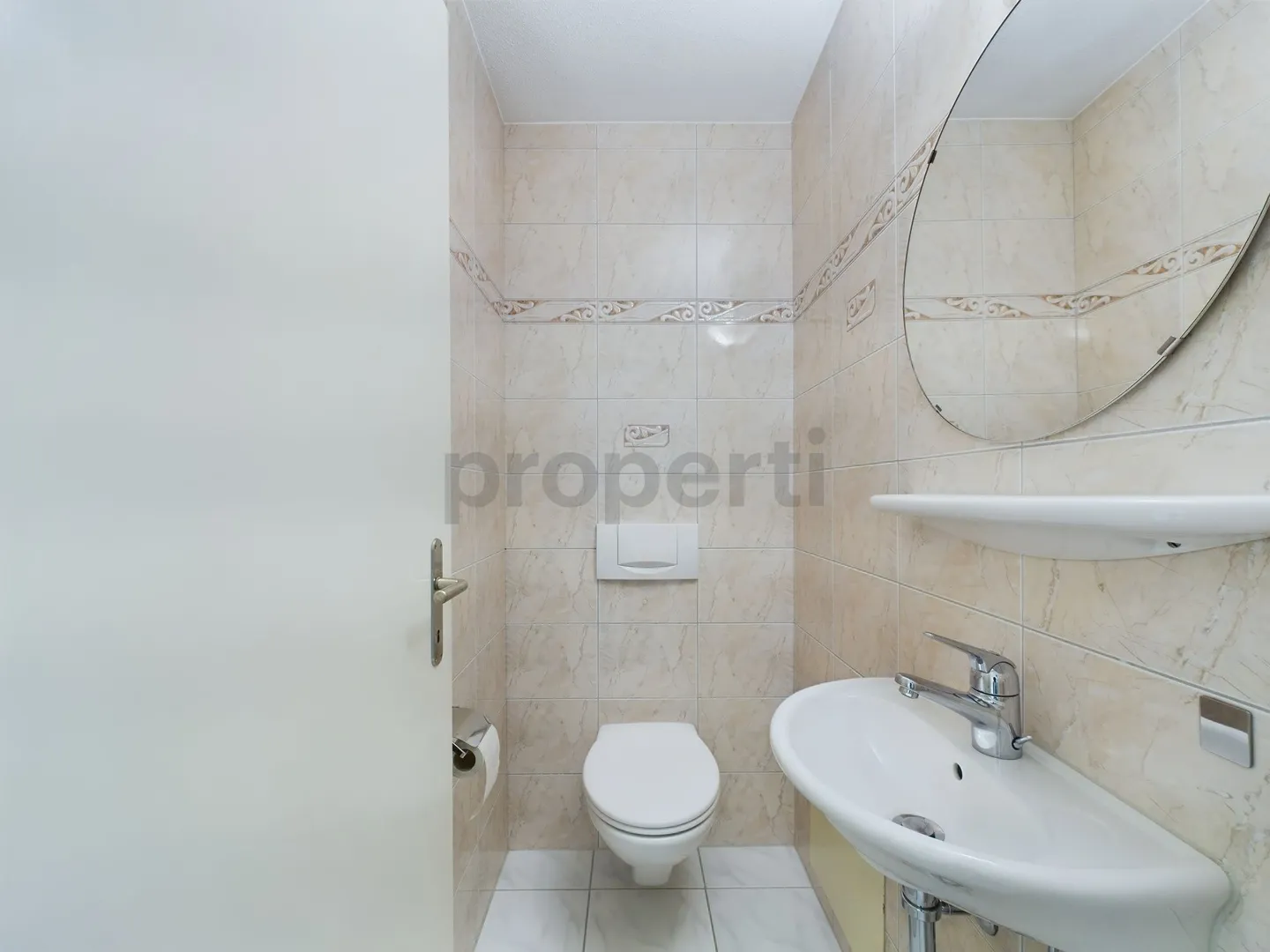 Charming 3.5 Room Apartment with Garden Terrace and Private Garden in Samstagern - Photo 9 of 12