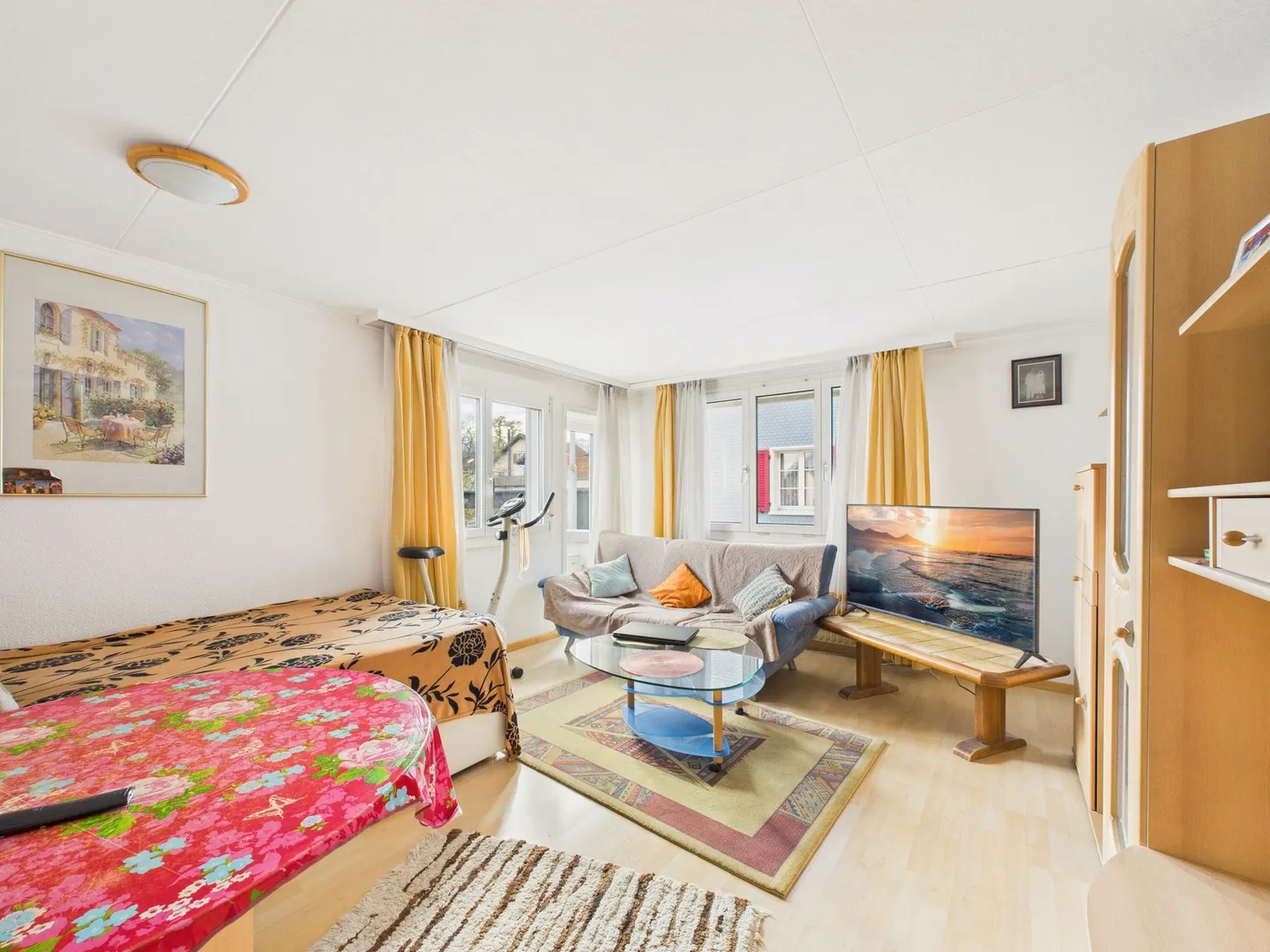 Zweifamilienhaus mit 3.5-Zimmer-Wohnung und Gewerbefläche (Kebab-Laden) im Erdgeschoss - Foto 2 von 13