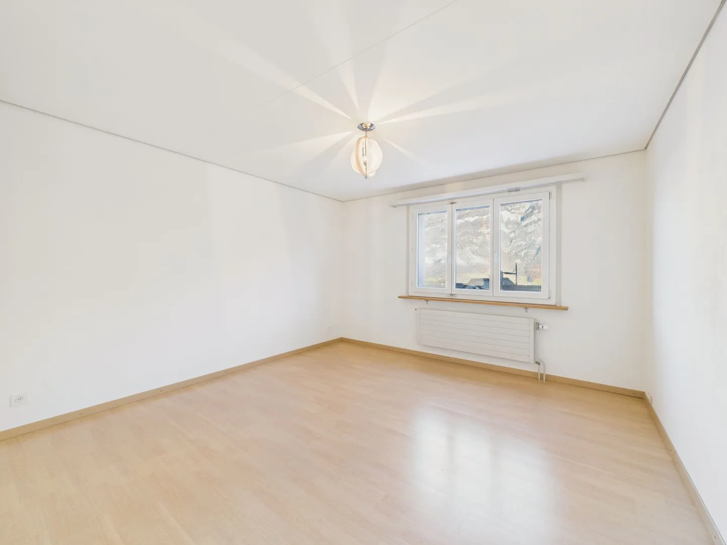 Einladendes 5-Zimmer Einfamilienhaus mit fantastischem Ausblick in Murg, Kanton SG - Foto 7 di 13