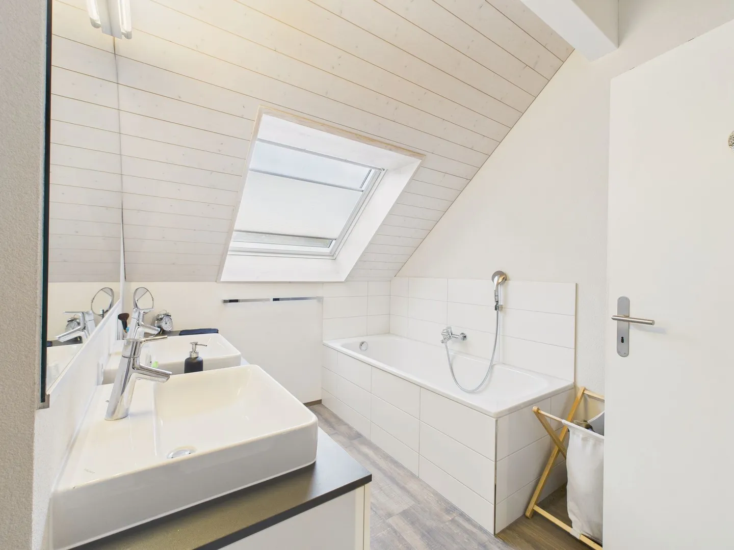 Appartement moderne 2.5 pièces avec balcon à Fräschels - Photo 7 sur 11