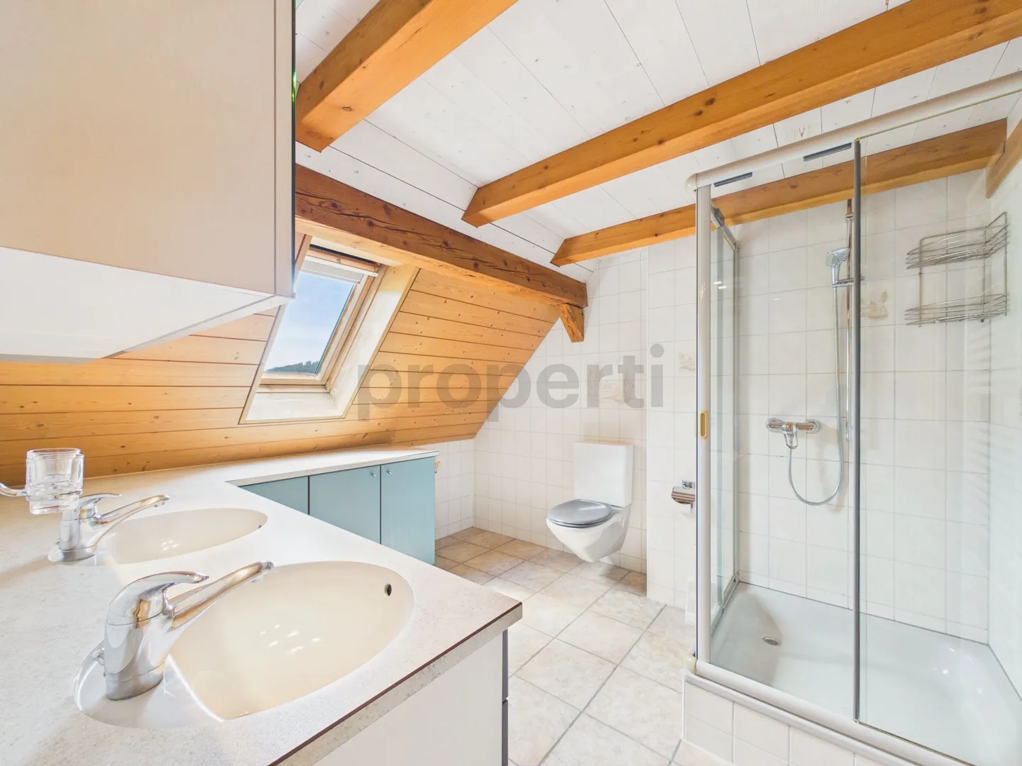 Charming 4.5-room maisonette with balcony in Enggistein - Photo 10 of 12