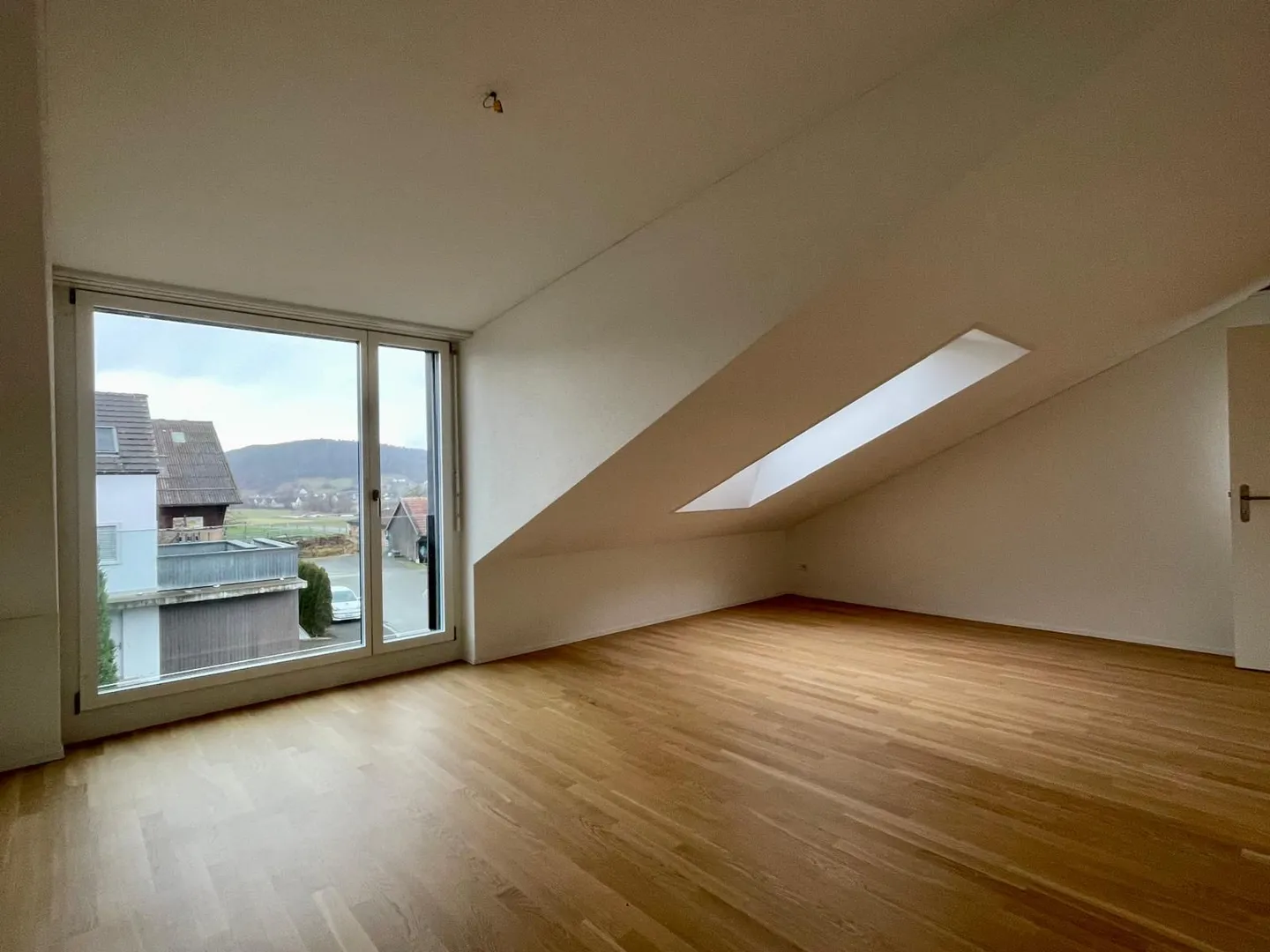 Modernes Familienhaus in Hüttikon - Foto 6 von 10