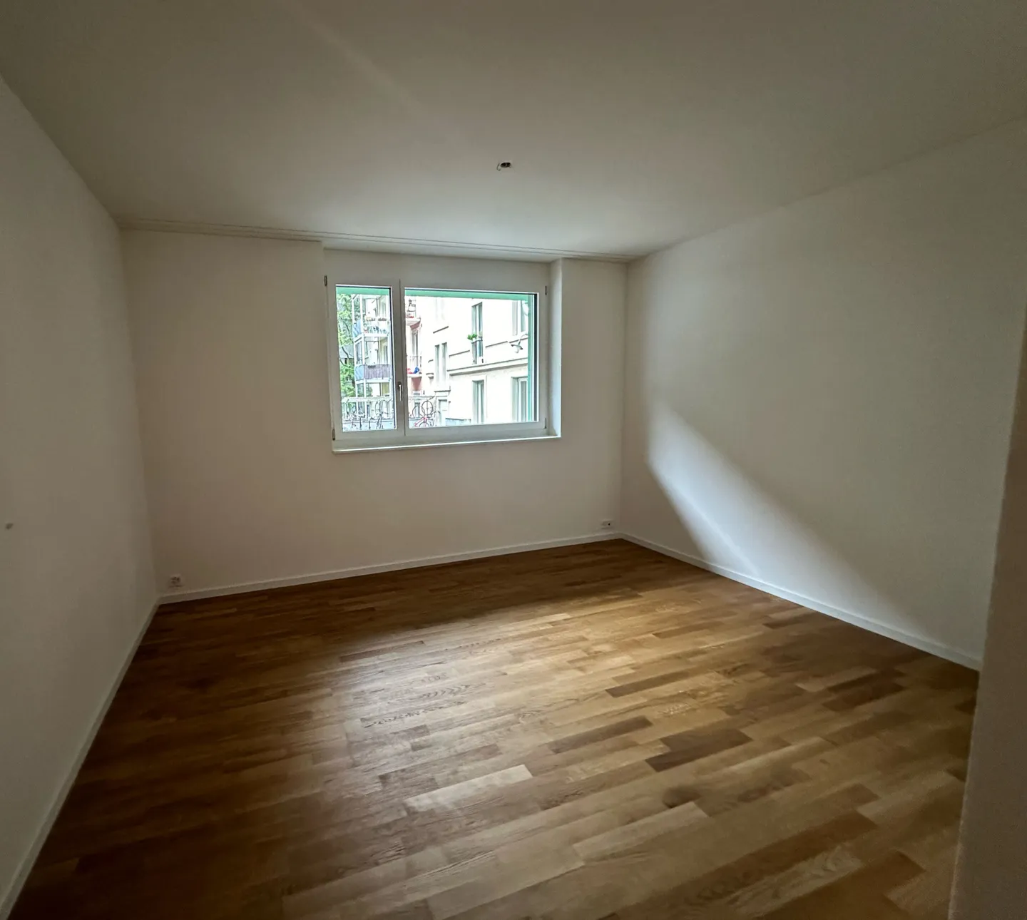 Central Living with Style - 2.5-Room Apartment in District 3 - Photo 4 of 7