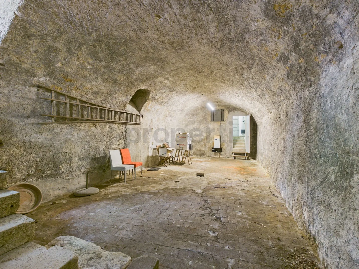 Bijou de loft unique de 2,5 pièces avec âme historique à Aarau - Photo 11 sur 12