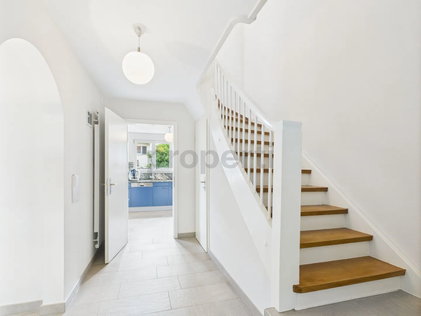 Maison de ville de 5,5 pièces fraîchement rénovée - Photo 9 sur 13