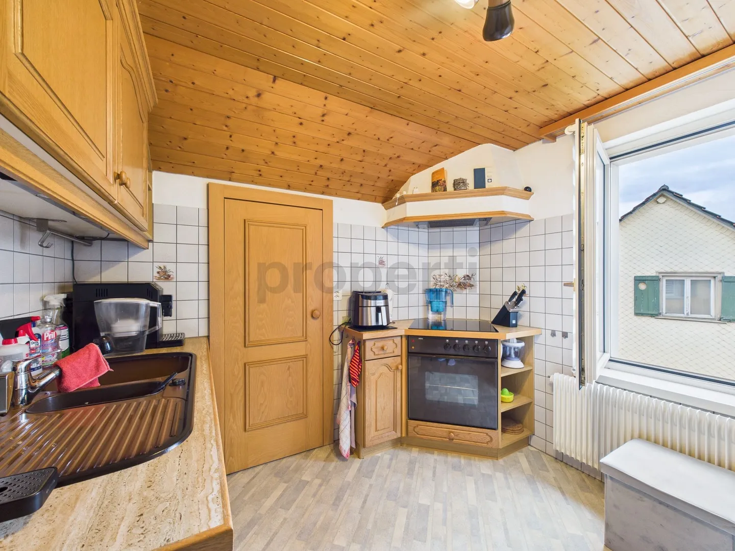 Charming 2.5-room apartment with infrared sauna and fireplace - Photo 4 of 7