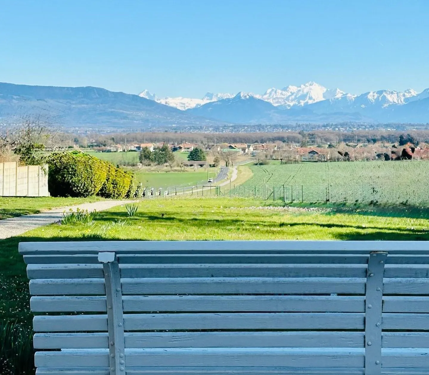 Maison familiale rénovée à Collex-Bossy  Charme, confort et vue Mont-Blanc - Photo 6 sur 13