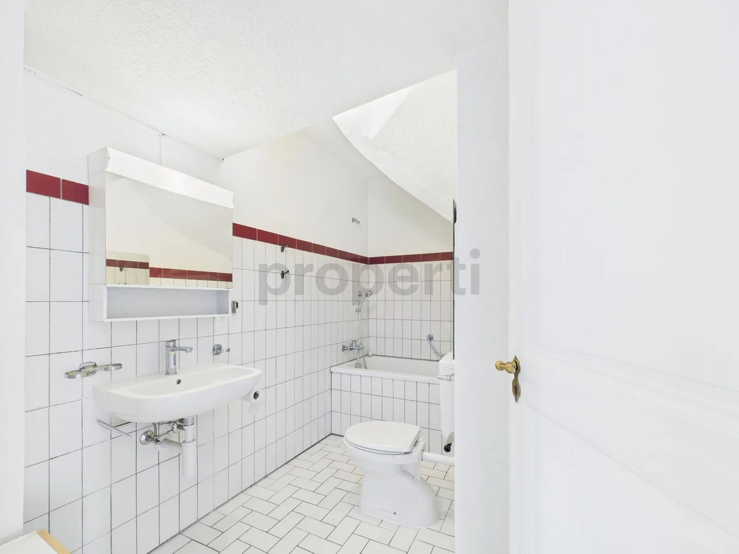 Bright and Charming Duplex Apartment in Neuchâtel - Photo 6 of 9