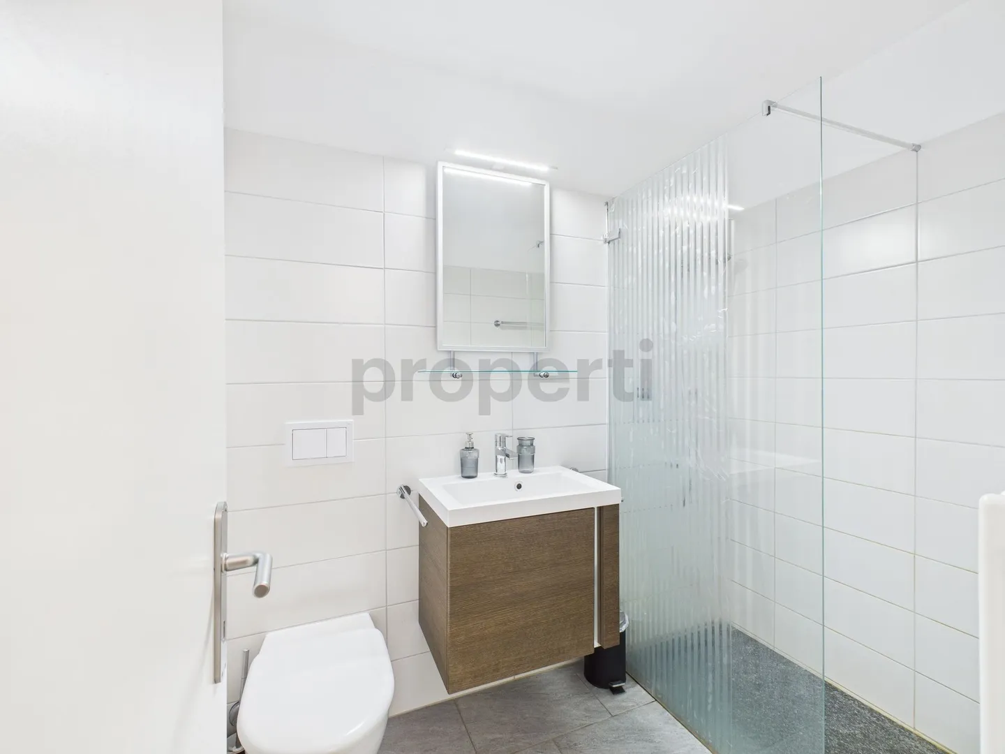 Charmante Studiowohnung mit traumhafter Aussicht in Ascona (befristet 1.12.25-31.03.26) / Affascinante studio con vista ad Ascona - Foto 8 von 11