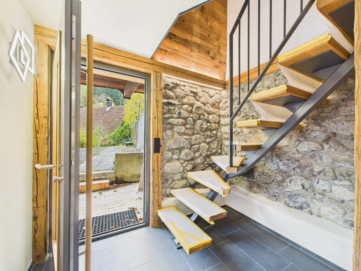 Bright single-family house with breathtaking views in Mühlehorn - Photo 6 of 12