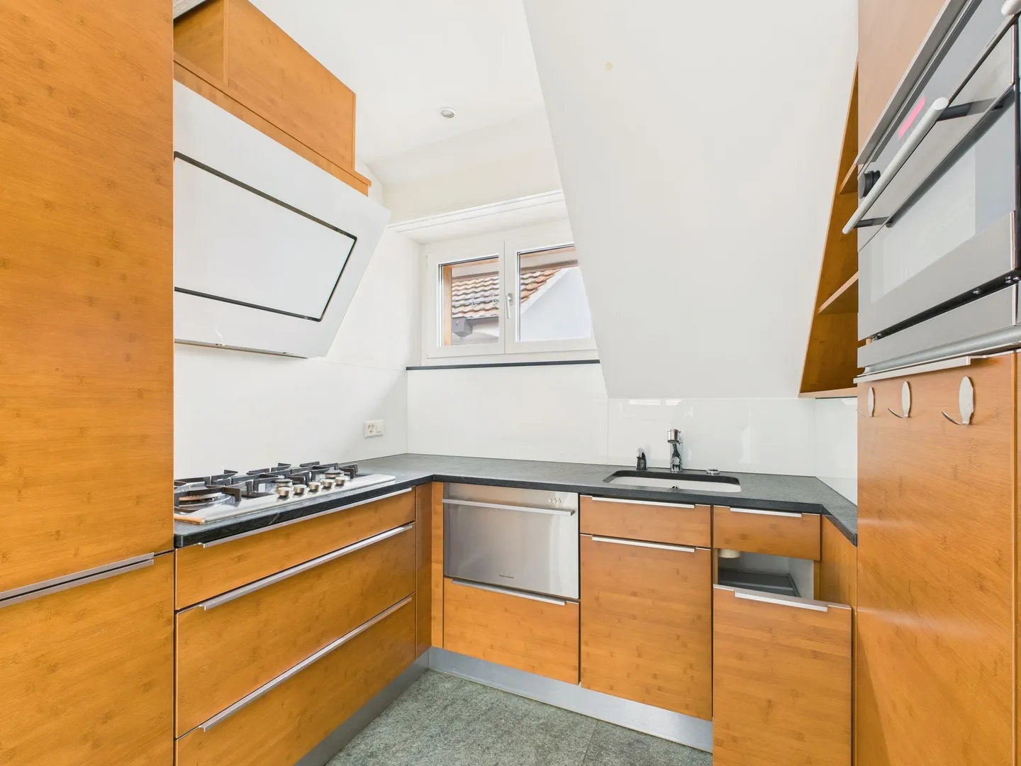 Helle 3-Zimmer Maisonette-Wohnung an ruhiger Lage in Herrliberg - Foto 5 von 13